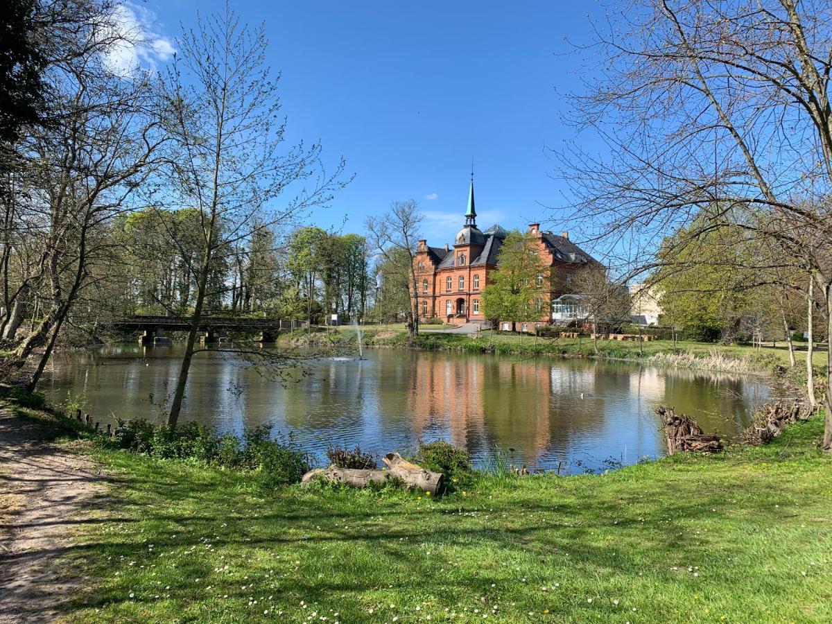 Seelund: Tranquil Garden Near Baltic Sea * Schonhagen (Schleswig-Holstein)